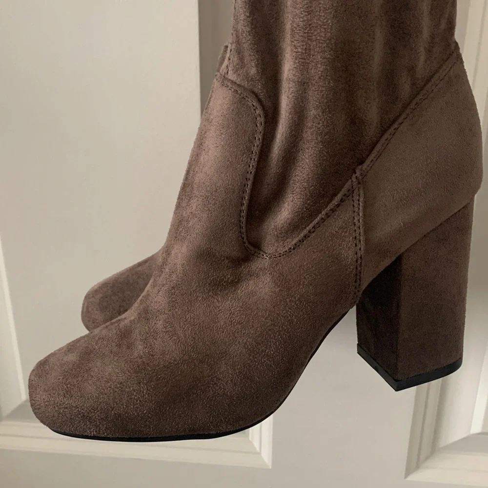 NWOT Taupe Over-the-Knee Women's Boots.
Rumer Hawa. - Picture 2 of 6